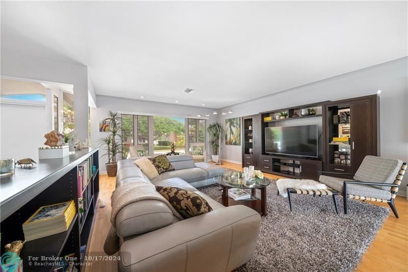 Recently Sold: $1,499,000 (3 beds, 2 baths, 2229 Square Feet)