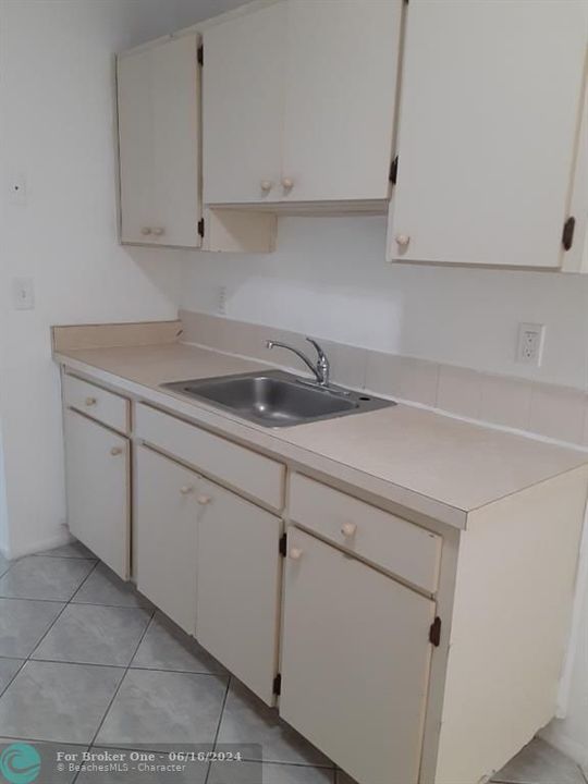 Recently Sold: $153,000 (2 beds, 1 baths, 1050 Square Feet)