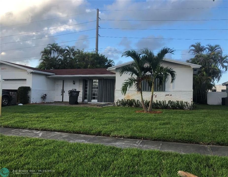 Recently Sold: $525,000 (4 beds, 2 baths, 2019 Square Feet)