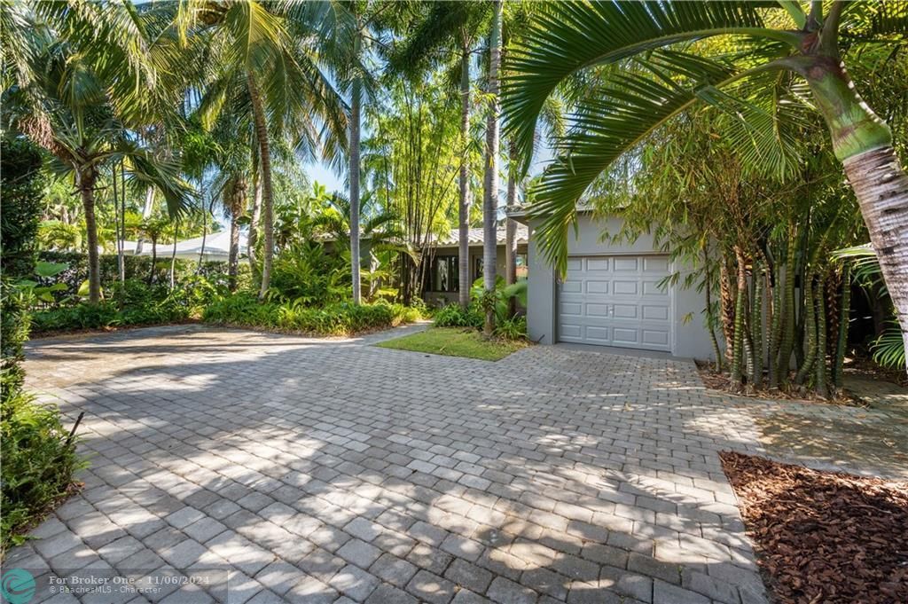 Recently Sold: $1,269,000 (3 beds, 2 baths, 1829 Square Feet)