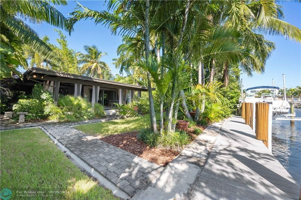 Recently Sold: $1,269,000 (3 beds, 2 baths, 1829 Square Feet)