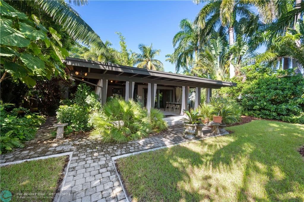 Recently Sold: $1,269,000 (3 beds, 2 baths, 1829 Square Feet)