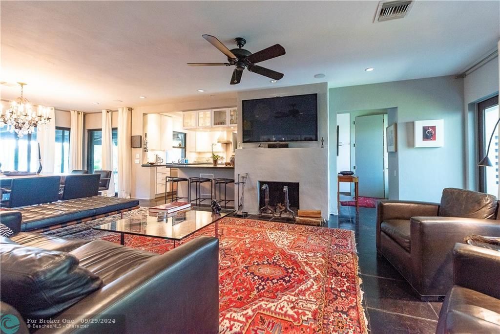 Recently Sold: $1,269,000 (3 beds, 2 baths, 1829 Square Feet)