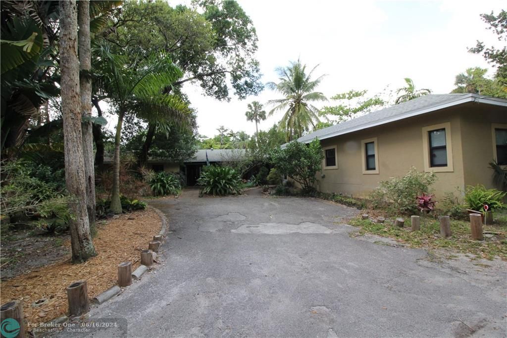 Recently Sold: $680,000 (4 beds, 3 baths, 3089 Square Feet)