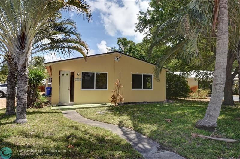 Recently Sold: $1,400 (2 beds, 1 baths, 1566 Square Feet)