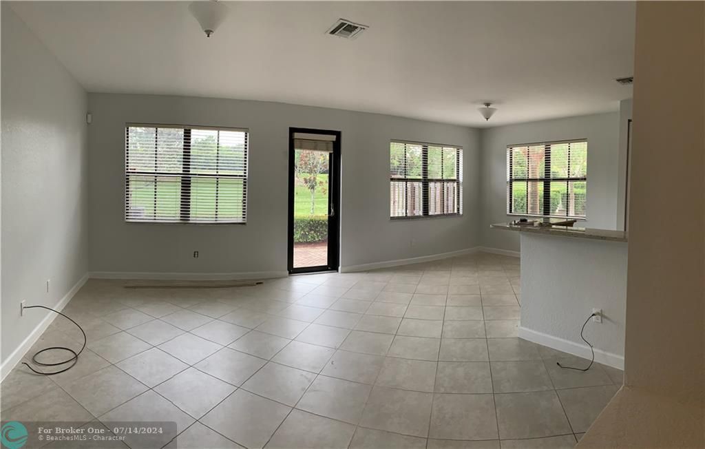 Recently Sold: $430,000 (4 beds, 3 baths, 2030 Square Feet)