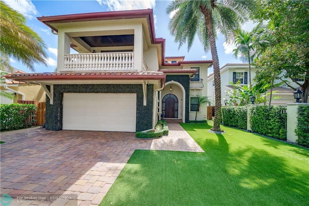 Recently Sold: $1,899,000 (4 beds, 3 baths, 3753 Square Feet)