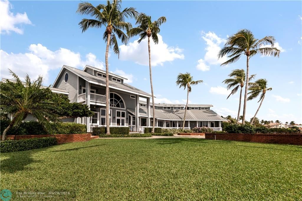 Recently Sold: $9,500,000 (5 beds, 6 baths, 6152 Square Feet)