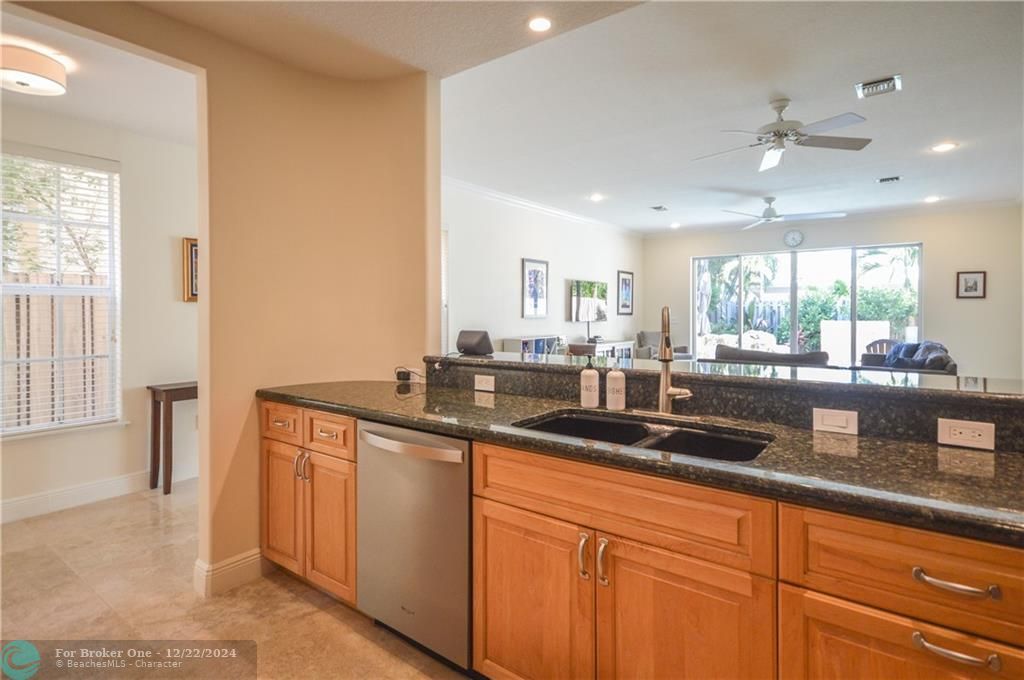 Recently Sold: $640,000 (3 beds, 2 baths, 2303 Square Feet)