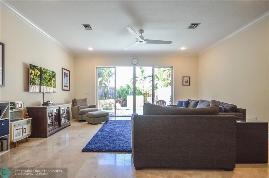 Recently Sold: $640,000 (3 beds, 2 baths, 2303 Square Feet)