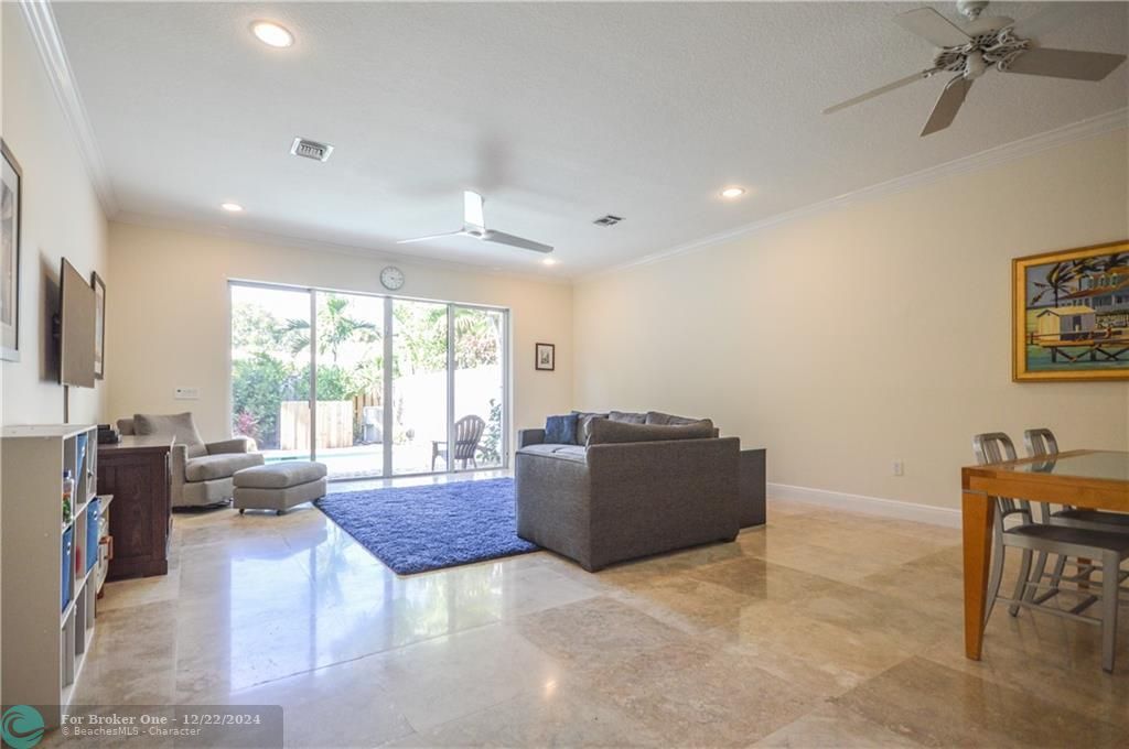 Recently Sold: $640,000 (3 beds, 2 baths, 2303 Square Feet)