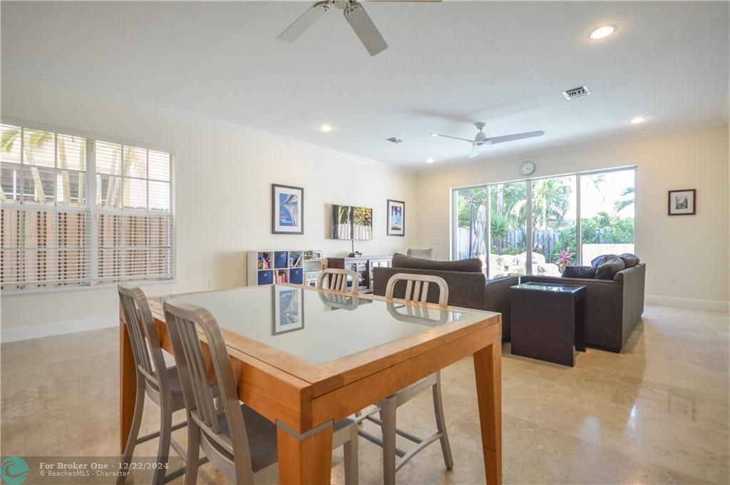 Recently Sold: $640,000 (3 beds, 2 baths, 2303 Square Feet)