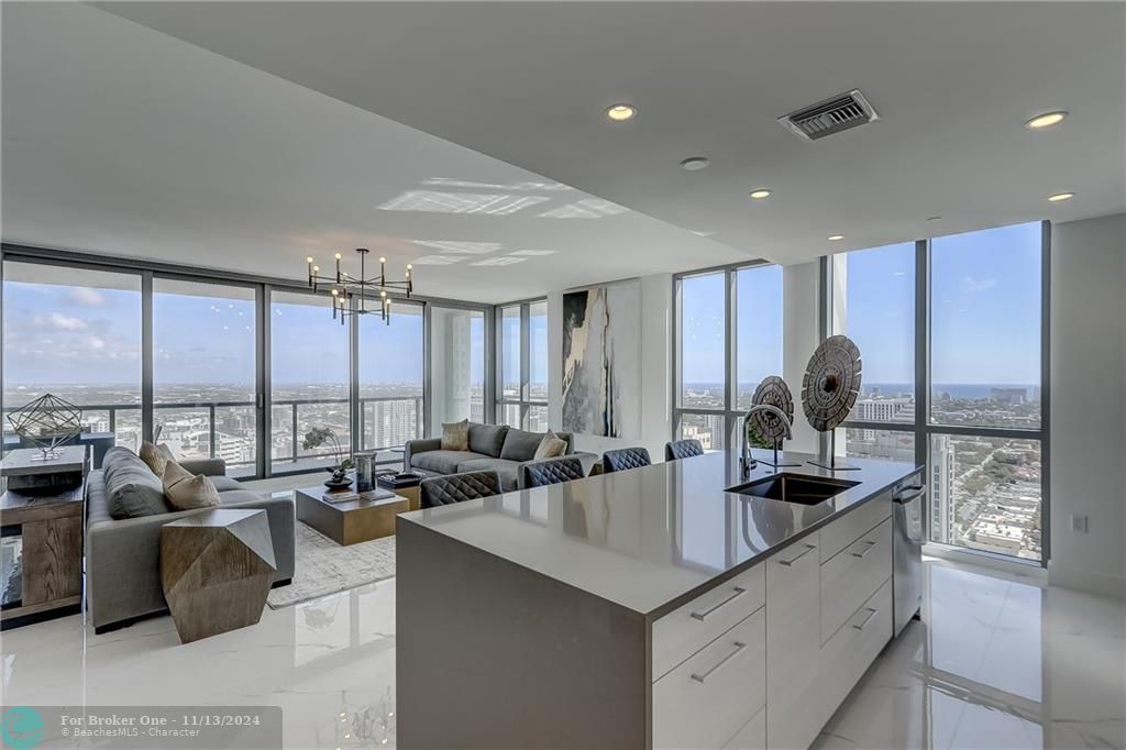 Recently Sold: $3,399,000 (4 beds, 4 baths, 3896 Square Feet)