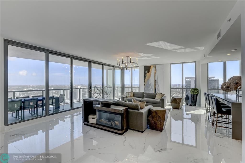 Recently Sold: $3,399,000 (4 beds, 4 baths, 3896 Square Feet)