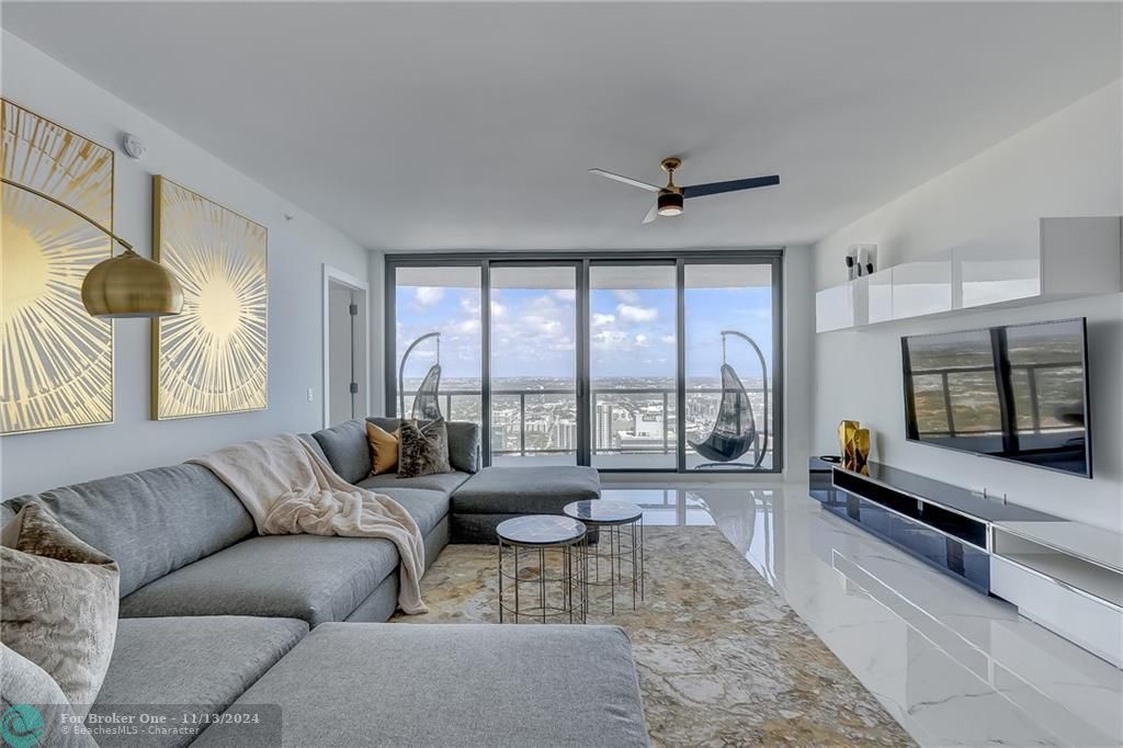 Recently Sold: $3,399,000 (4 beds, 4 baths, 3896 Square Feet)