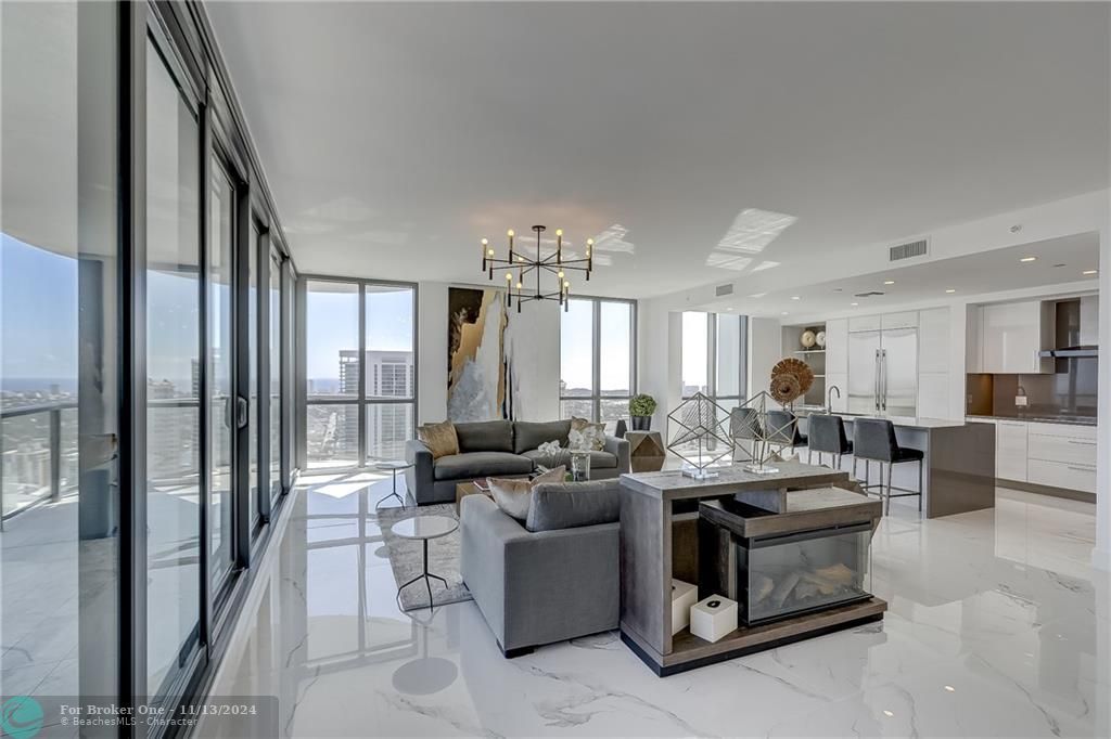 Recently Sold: $3,399,000 (4 beds, 4 baths, 3896 Square Feet)