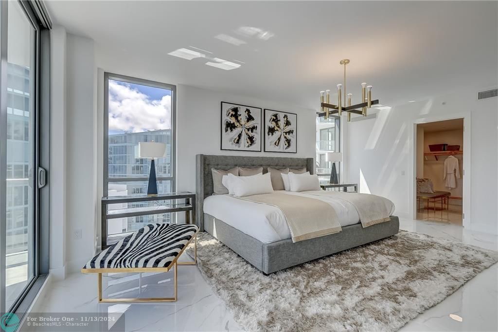 Recently Sold: $3,399,000 (4 beds, 4 baths, 3896 Square Feet)