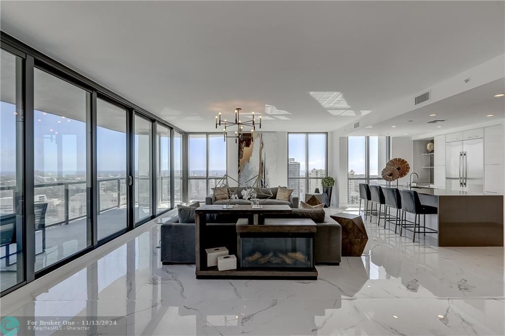 Recently Sold: $3,399,000 (4 beds, 4 baths, 3896 Square Feet)