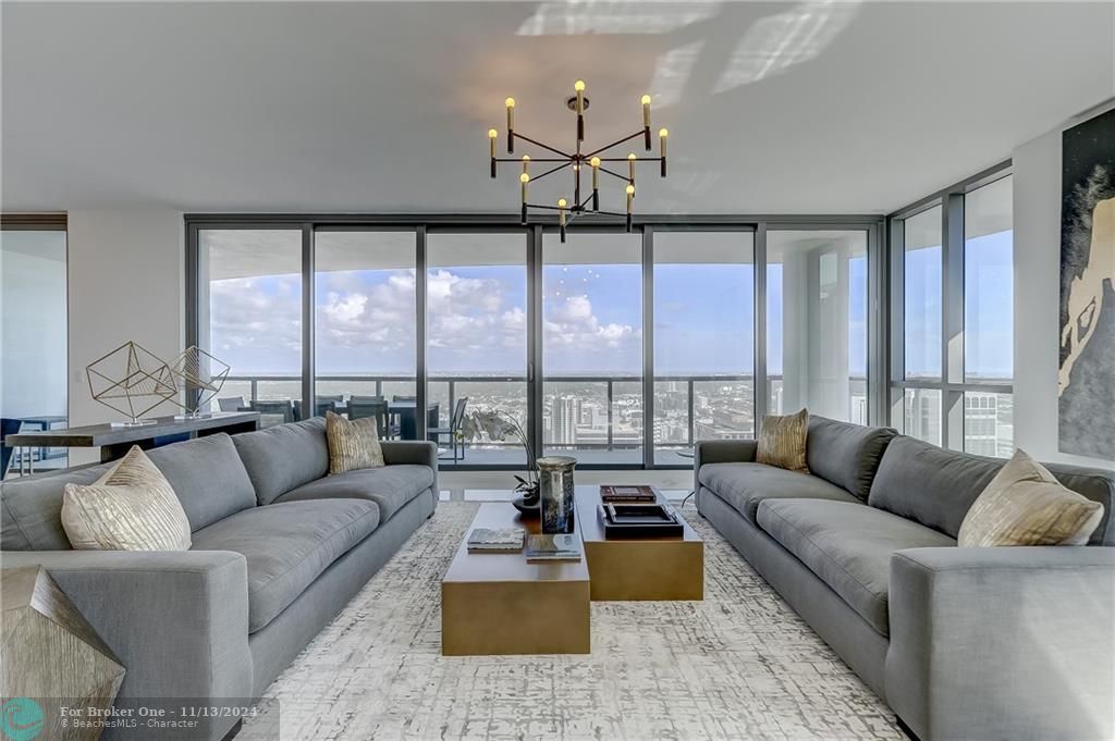 Recently Sold: $3,399,000 (4 beds, 4 baths, 3896 Square Feet)