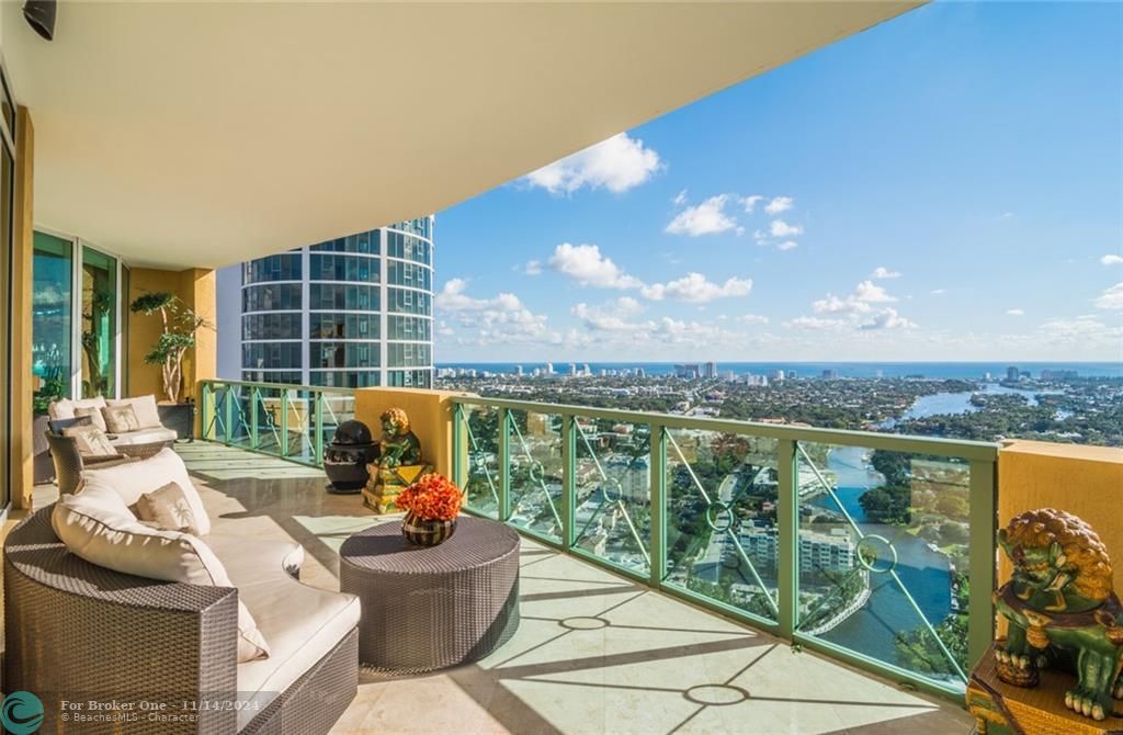 Recently Sold: $3,590,000 (3 beds, 4 baths, 4200 Square Feet)