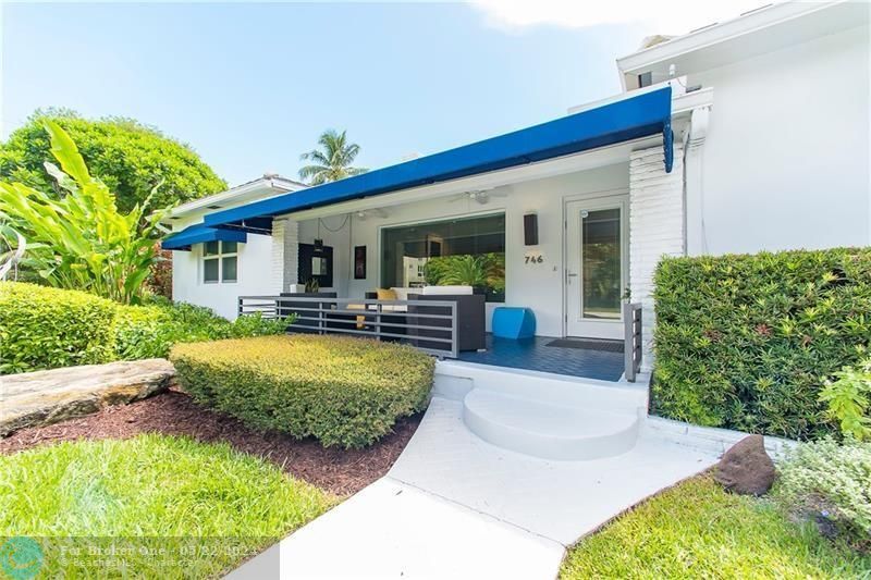 Recently Sold: $899,000 (4 beds, 3 baths, 2614 Square Feet)