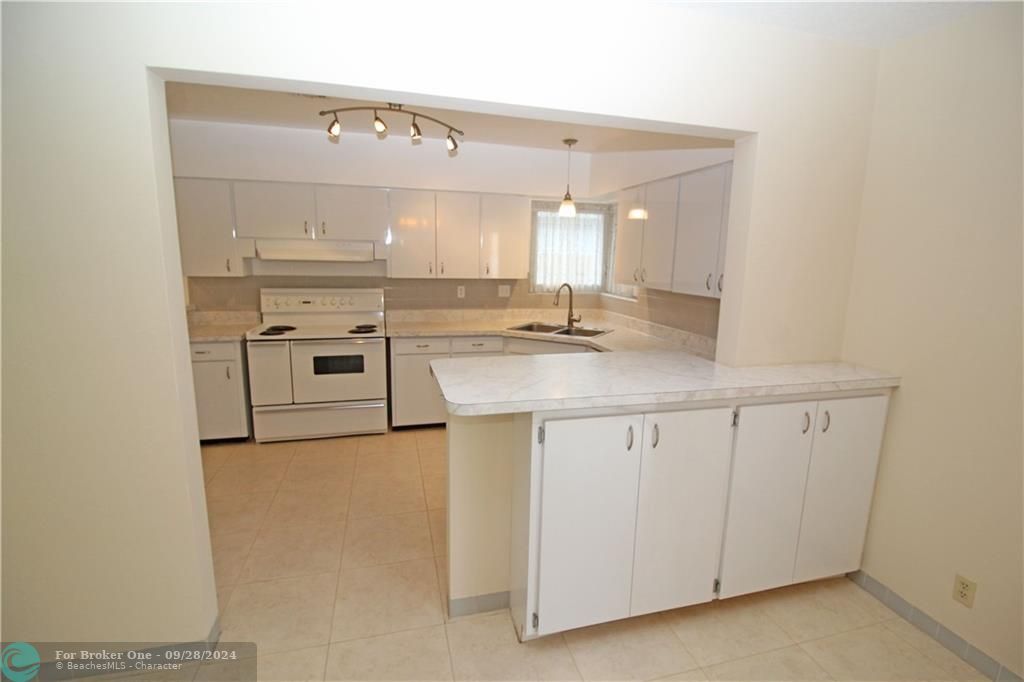 Recently Rented: $2,800 (2 beds, 2 baths, 1260 Square Feet)