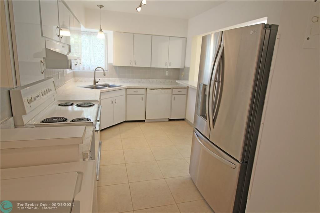 Recently Rented: $2,800 (2 beds, 2 baths, 1260 Square Feet)