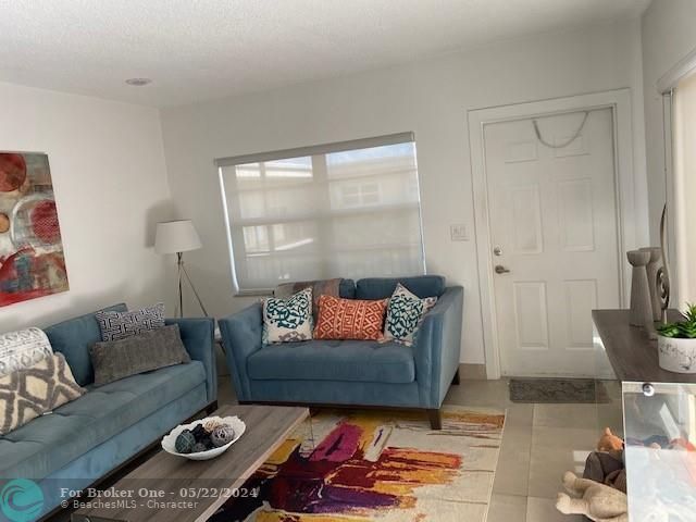 Recently Sold: $226,500 (1 beds, 1 baths, 750 Square Feet)
