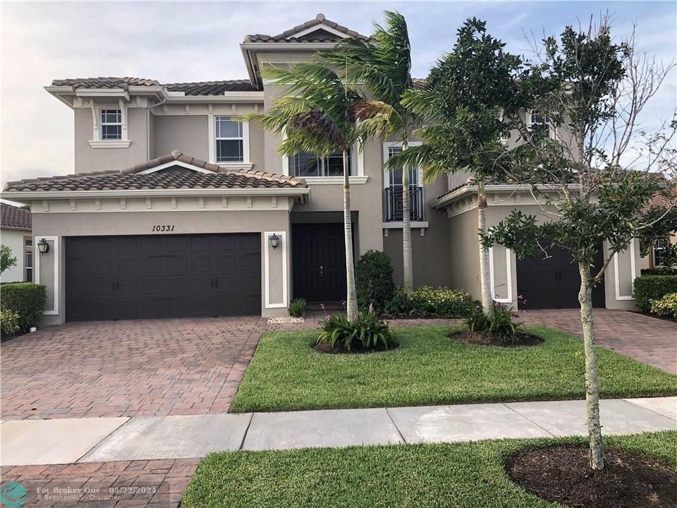 Recently Sold: $1,399,999 (6 beds, 6 baths, 4676 Square Feet)