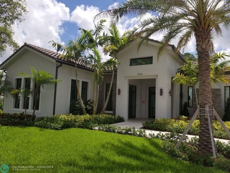 Active With Contract: $2,279,900 (6 beds, 6 baths, 5066 Square Feet)