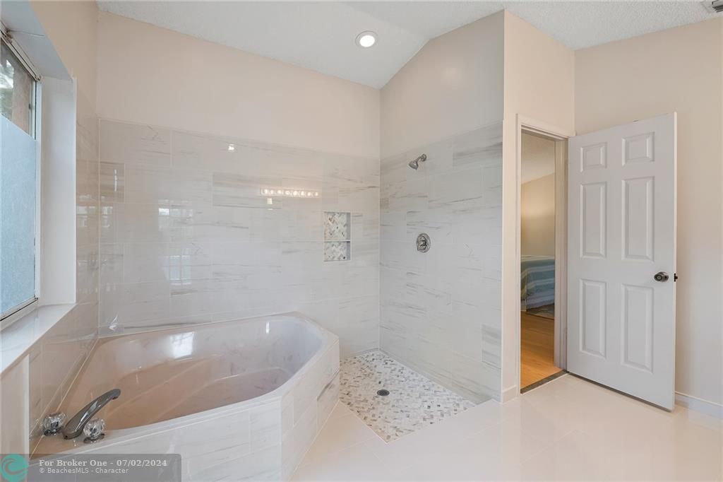 最近售出: $655,000 (4 贝兹, 2 浴室, 0 平方英尺)