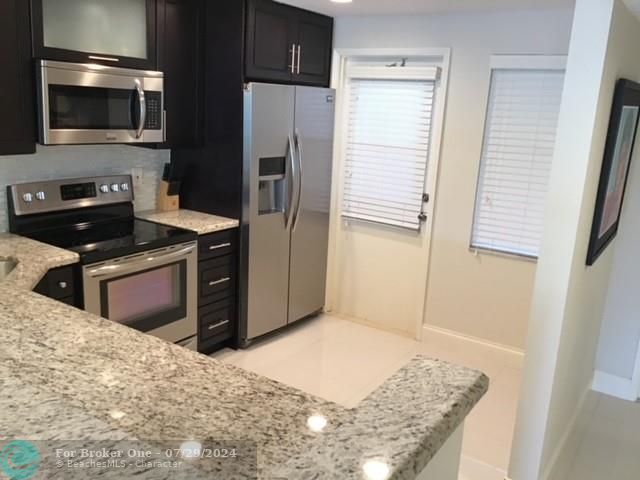 Recently Sold: $165,000 (1 beds, 1 baths, 960 Square Feet)