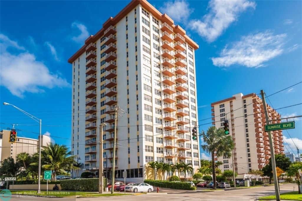 Vendido Recientemente: $475,000 (2 camas, 2 baños, 1202 Pies cuadrados)