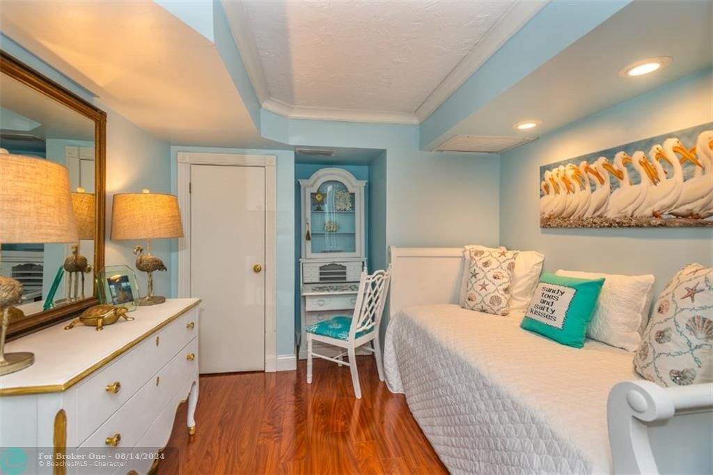 Recently Sold: $475,000 (2 beds, 2 baths, 1202 Square Feet)