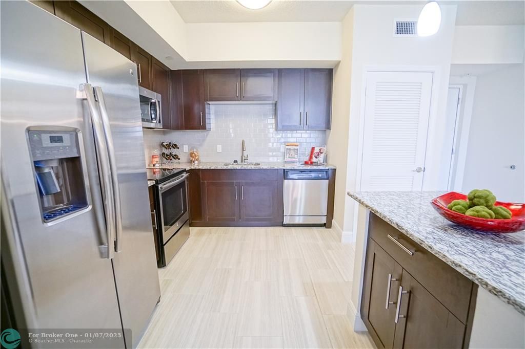 Recently Rented: $2,485 (2 beds, 2 baths, 1130 Square Feet)