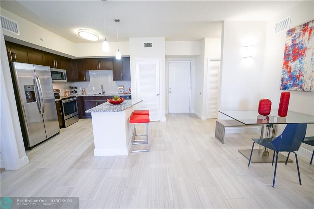 Recently Rented: $2,485 (2 beds, 2 baths, 1130 Square Feet)