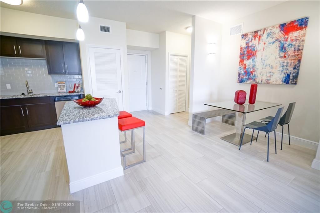 Recently Rented: $2,485 (2 beds, 2 baths, 1130 Square Feet)