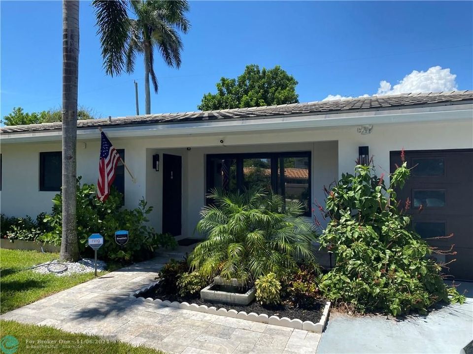 Recently Sold: $1,150,000 (3 beds, 3 baths, 2004 Square Feet)