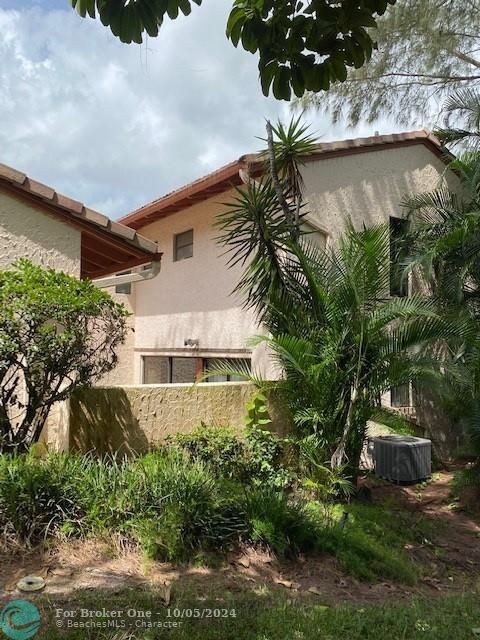 Vendido Recientemente: $240,000 (2 camas, 2 baños, 1436 Pies cuadrados)