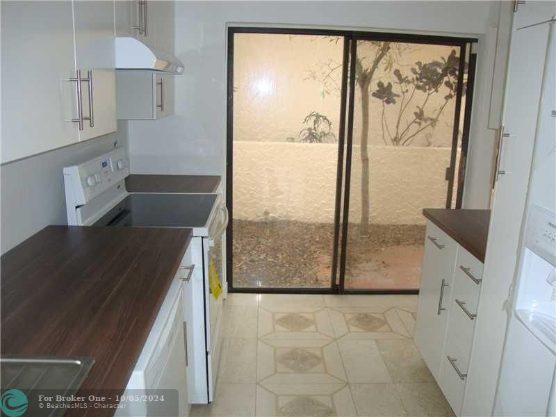 Vendido Recientemente: $240,000 (2 camas, 2 baños, 1436 Pies cuadrados)