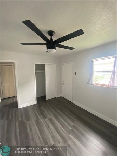 Active With Contract: $1,250 (1 beds, 1 baths, 2040 Square Feet)