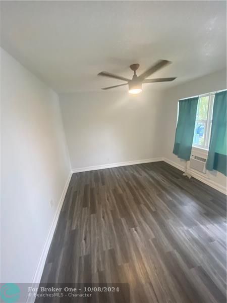 Active With Contract: $1,250 (1 beds, 1 baths, 2040 Square Feet)