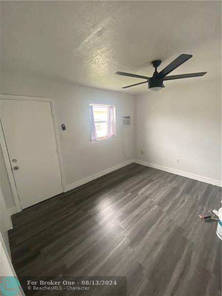 Active With Contract: $1,250 (1 beds, 1 baths, 2040 Square Feet)