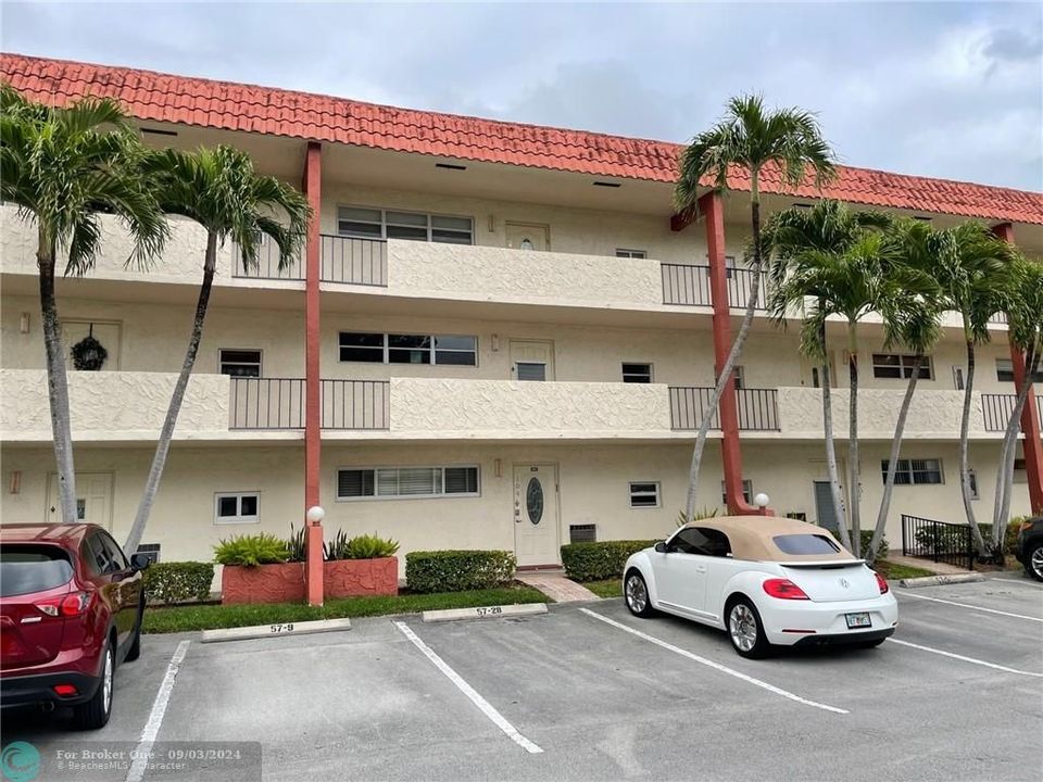 Active With Contract: $1,500 (2 beds, 2 baths, 1170 Square Feet)