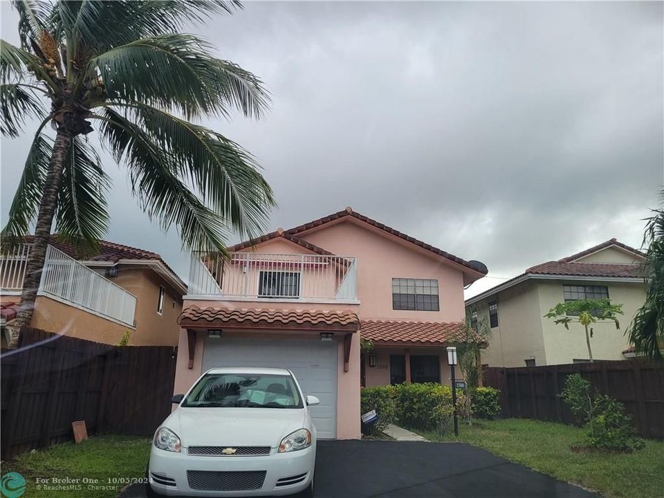 Recently Sold: $520,000 (4 beds, 2 baths, 2220 Square Feet)