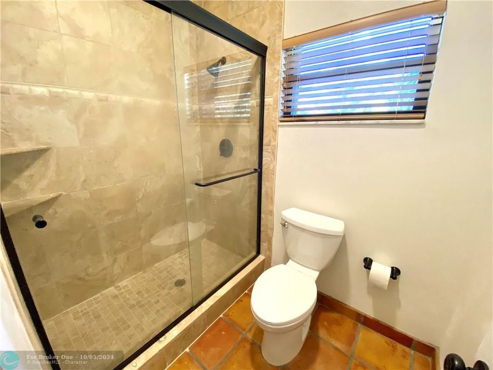 Vendido Recientemente: $295,000 (2 camas, 2 baños, 1380 Pies cuadrados)