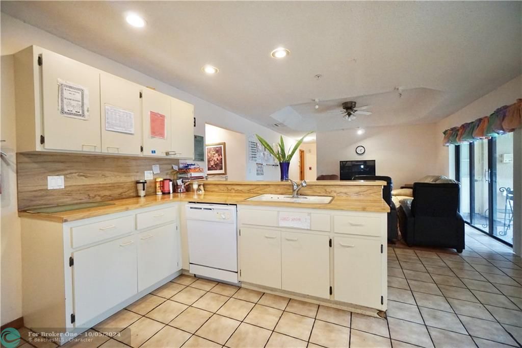 Recently Sold: $420,000 (4 beds, 2 baths, 2096 Square Feet)