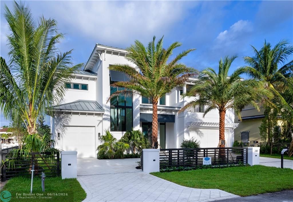 Recently Sold: $4,450,000 (5 beds, 5 baths, 5036 Square Feet)