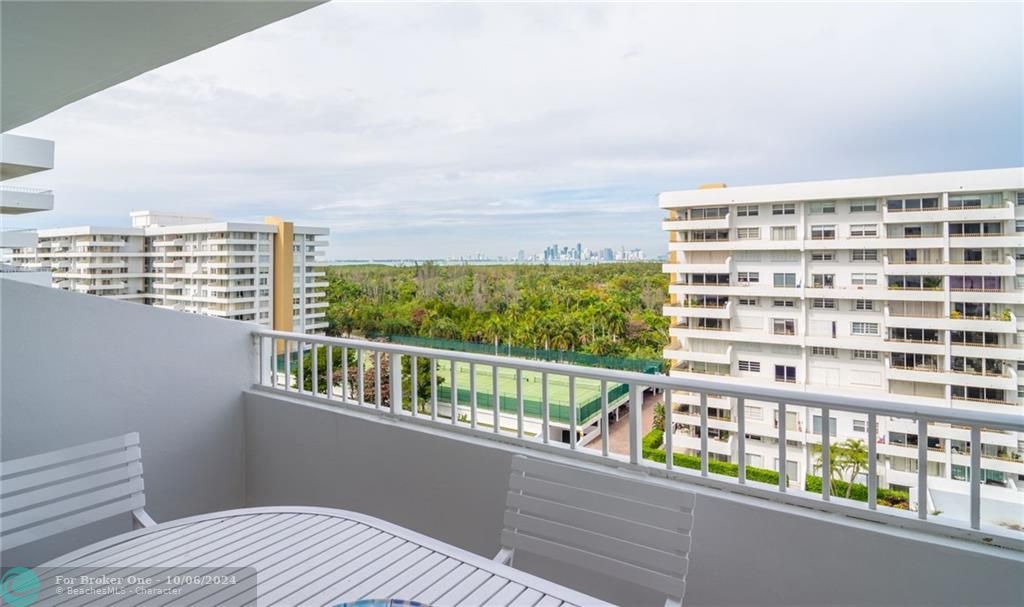 Recently Sold: $1,900,000 (3 beds, 2 baths, 1930 Square Feet)