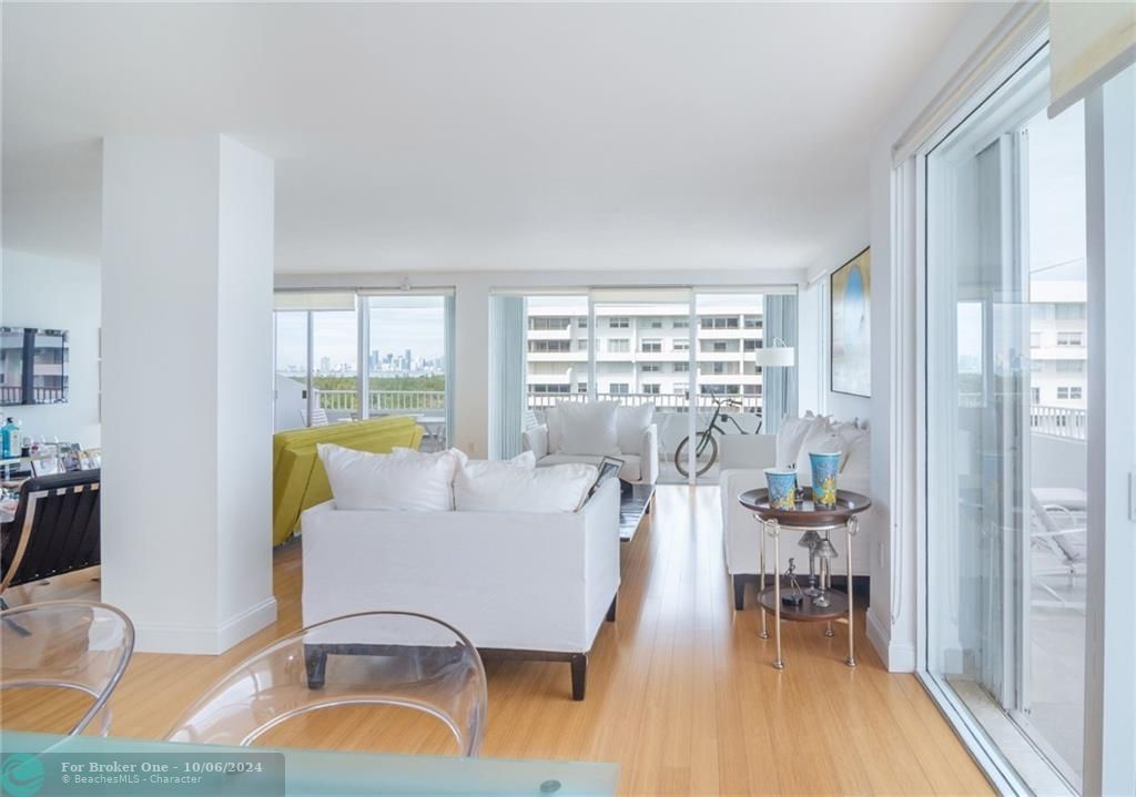 Recently Sold: $1,900,000 (3 beds, 2 baths, 1930 Square Feet)